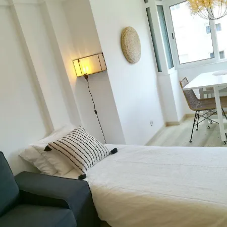 Bairro Azul - Av. Ressano Garcia شقة *