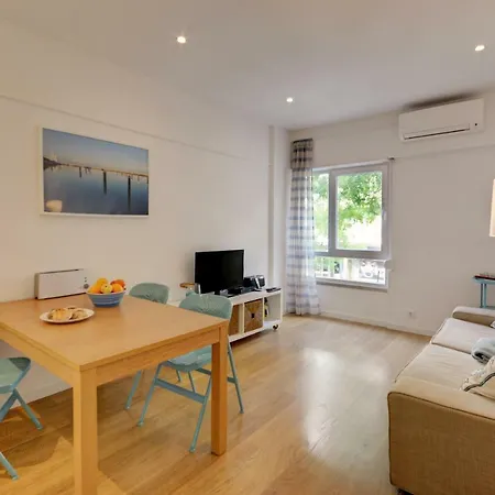 Bairro Azul - Av. Ressano Garcia Lägenhet