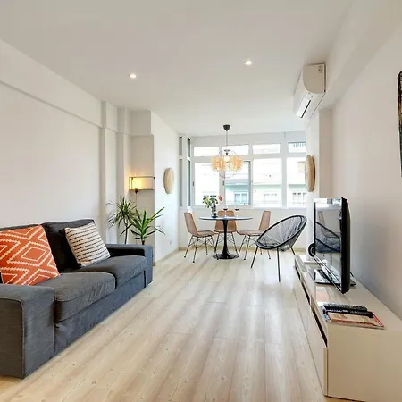 Bairro Azul - Av. Ressano Garcia * ליסבון