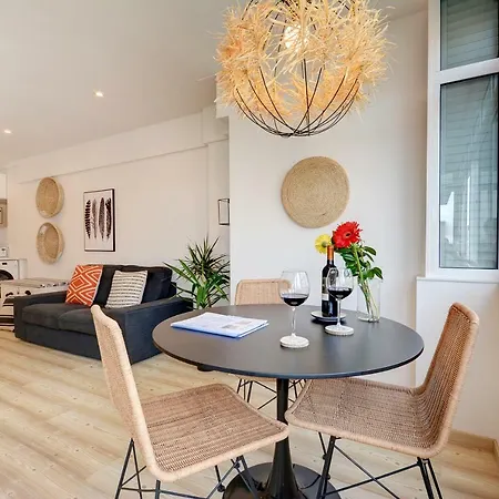 Bairro Azul - Av. Ressano Garcia Apartment
